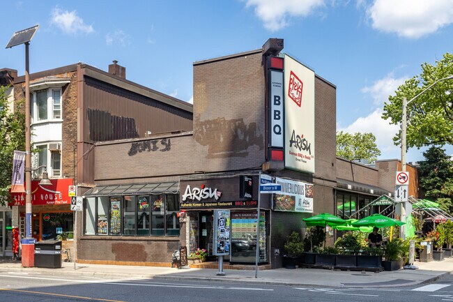 More details for 584 Bloor St W, Toronto, ON - Retail to Rent