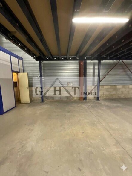 Industrial in Saint-Soupplets to rent - Interior Photo - Image 3 of 4