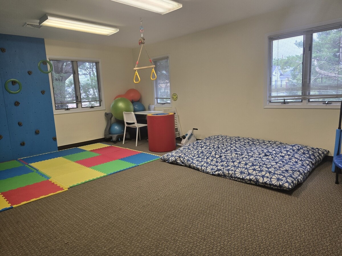 518 Clifton Ave, Clifton, NJ 07011 - Unit 2 - - Interior Photo - Image 1 of 4