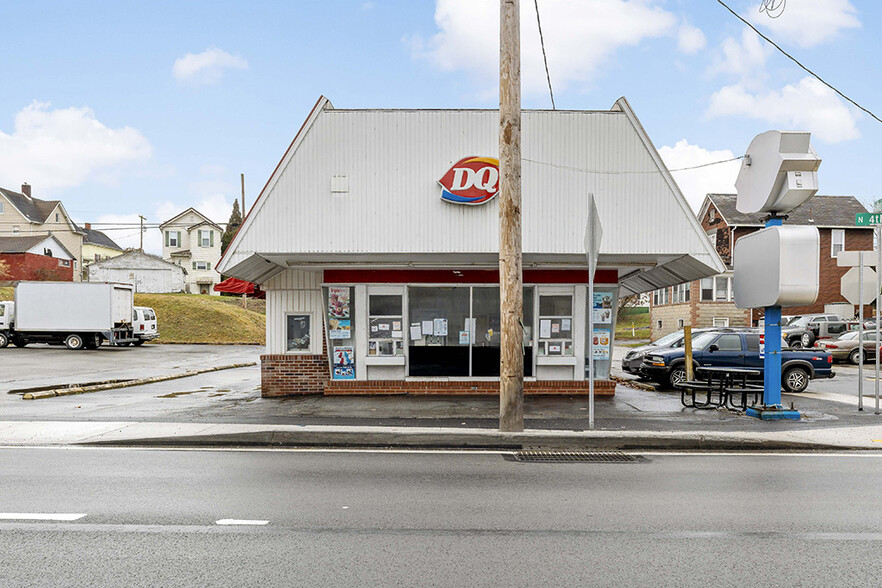 321 N 4th St, Youngwood, PA for sale - Primary Photo - Image 1 of 34