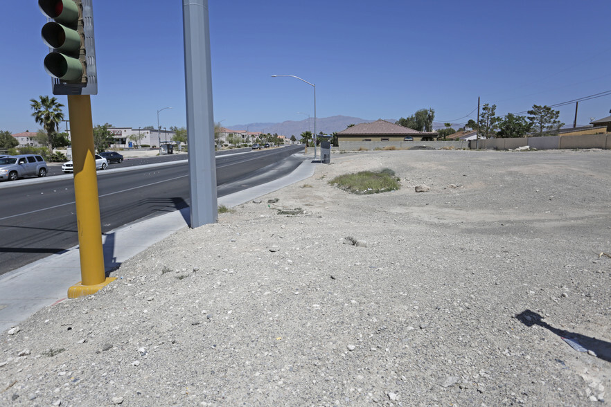 W Cheyenne Ave, North Las Vegas, NV for sale - Building Photo - Image 2 of 3