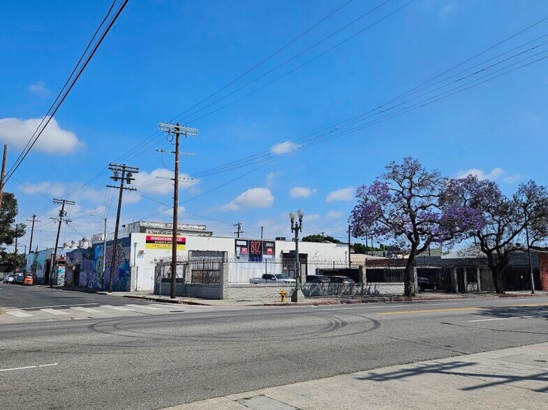 3300 S Broadway, Los Angeles, CA 90007 portfolio of 2 properties for sale on LoopNet.co.uk - Building Photo - Image 1 of 33