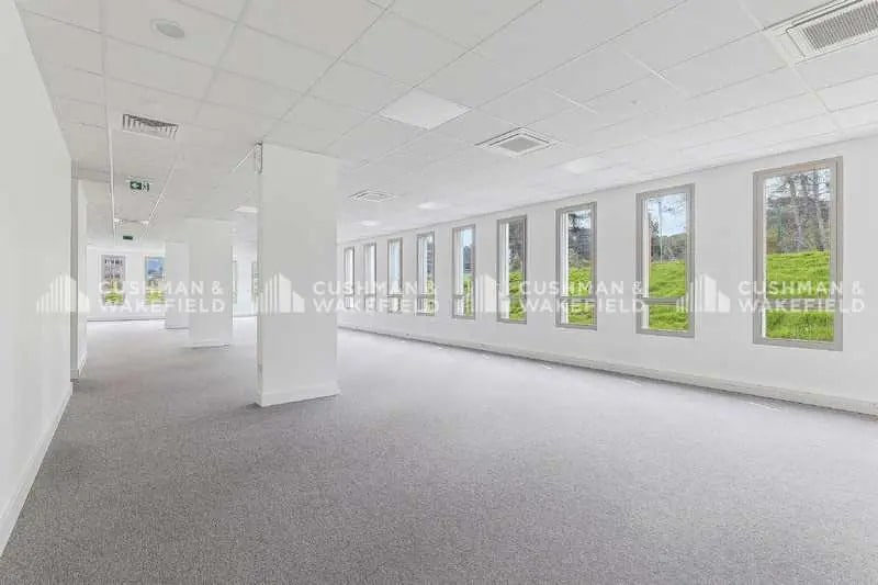 200 Rue Pierre Duhem, Aix-en-Provence to rent Interior Photo- Image 1 of 9