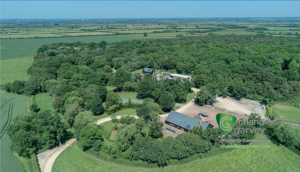 Kingswood Ln, Aylesbury to rent - Building Photo - Image 2 of 44