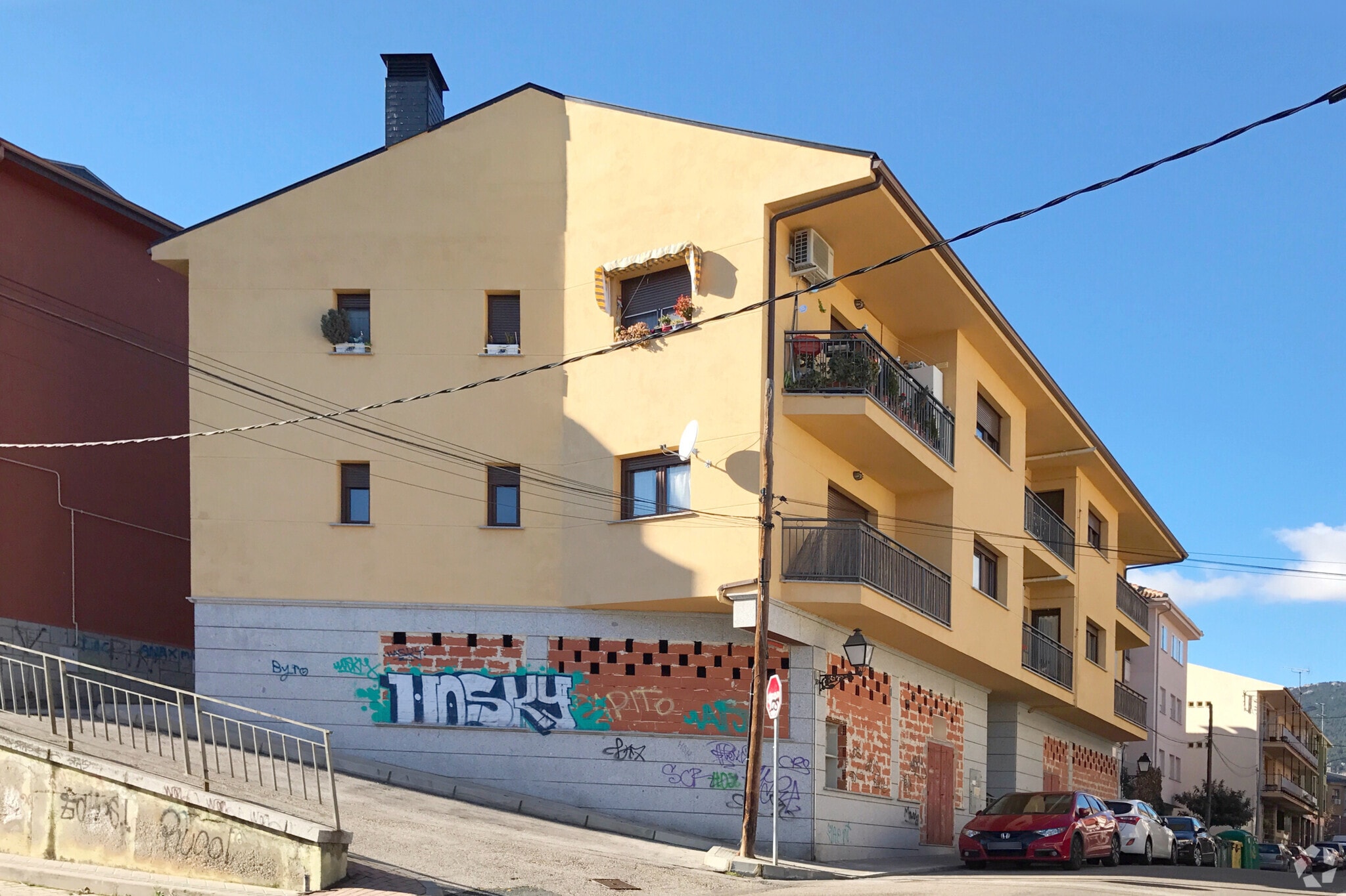 Calle Fernando VI, 10 A, El Escorial, Madrid for sale Primary Photo- Image 1 of 2