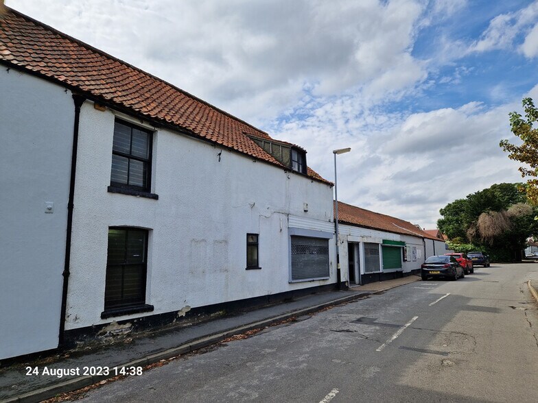 2 St. Martins Pl, Grimsby to rent - Building Photo - Image 2 of 5