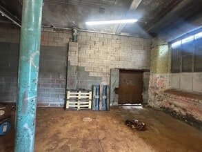 Pollard St E, Manchester to rent Interior Photo- Image 2 of 3