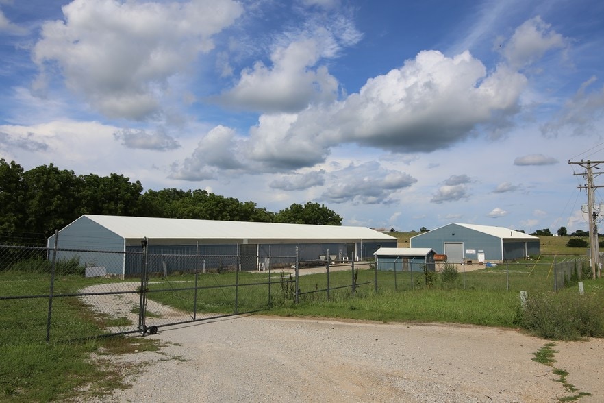 4833 County Road 1540, West Plains, MO for sale - Primary Photo - Image 1 of 1