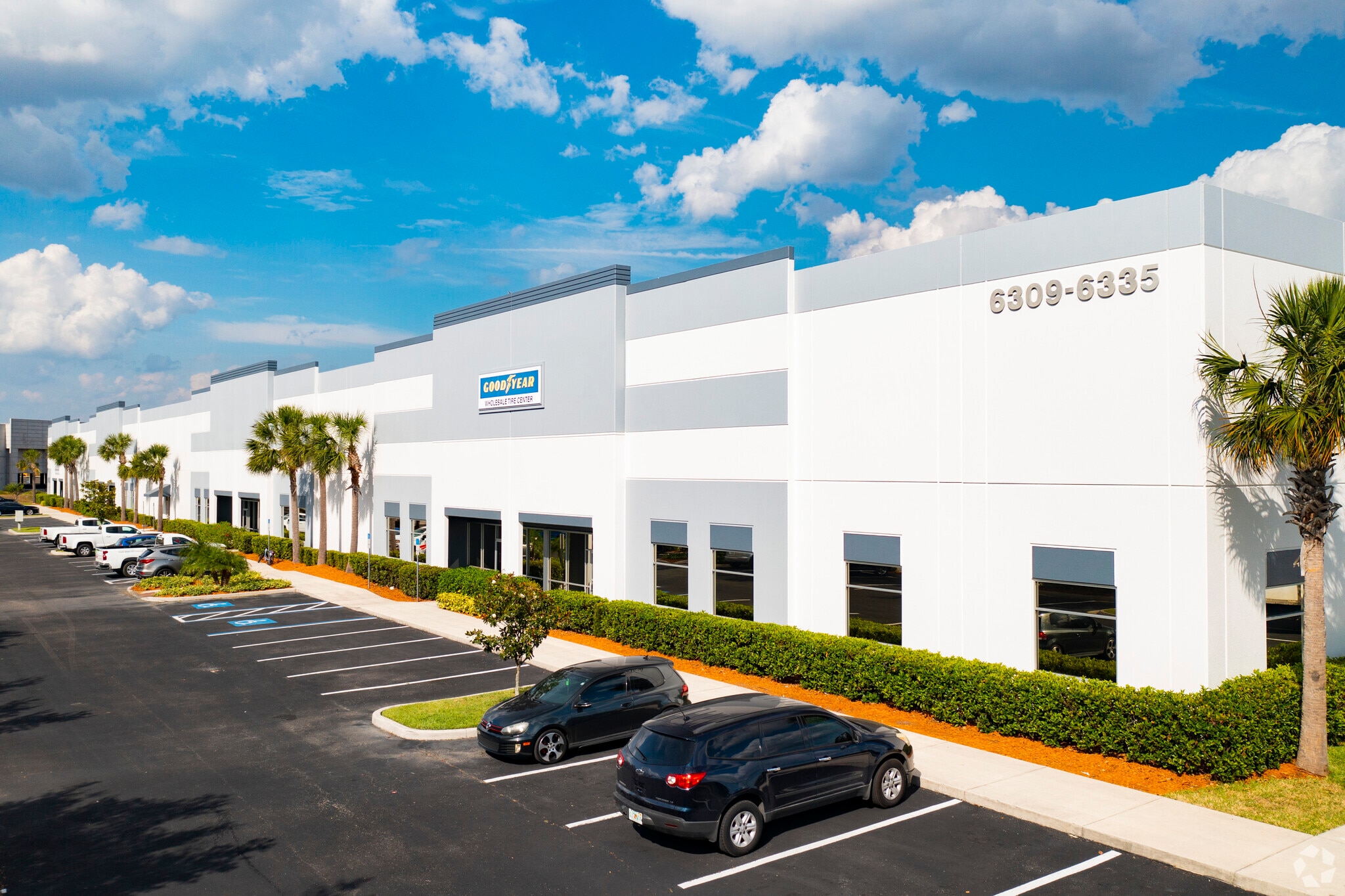 6307-6335 Pelican Creek Cir, Riverview, FL to rent Primary Photo- Image 1 of 9