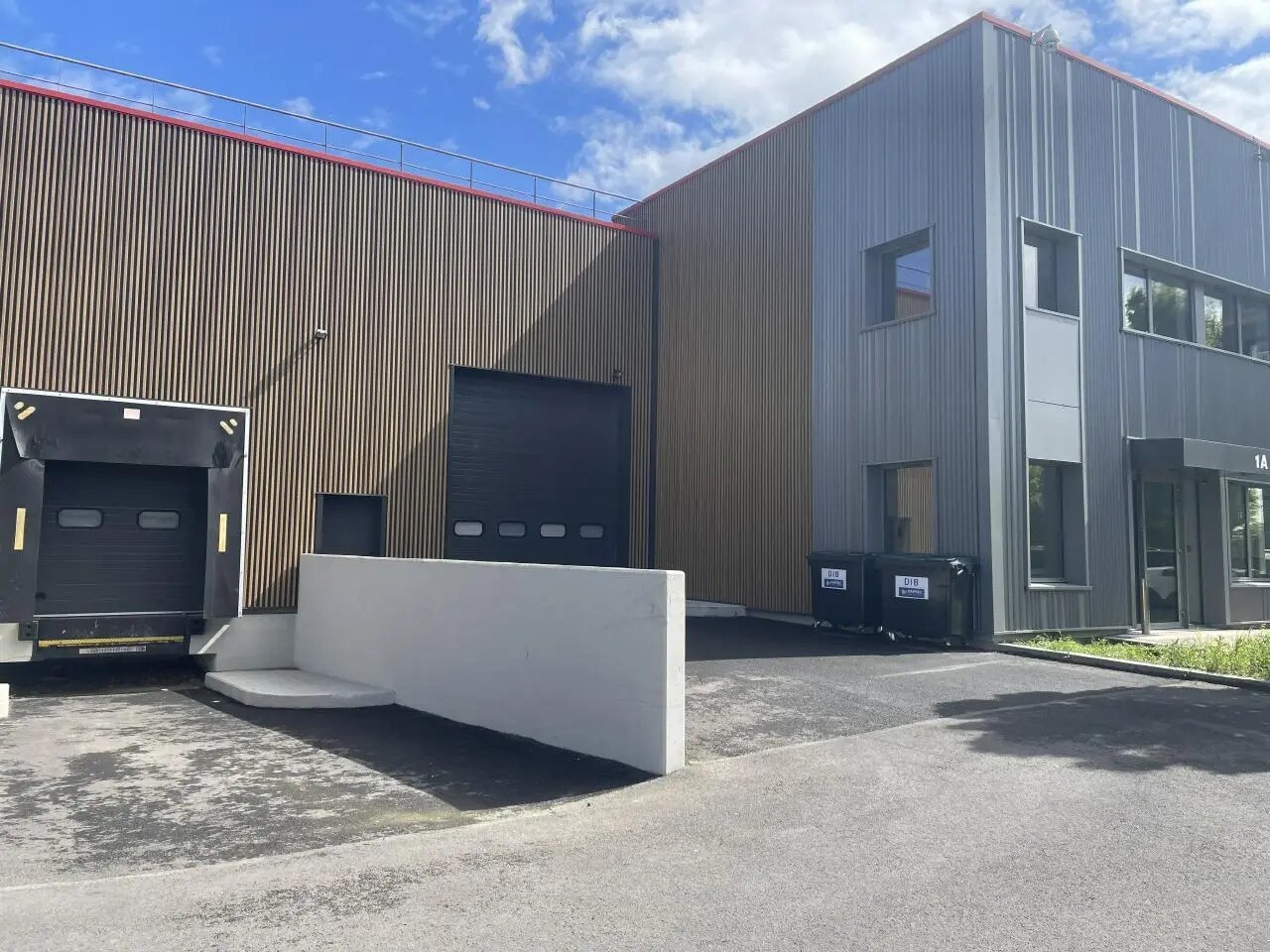 Office in Le Blanc-Mesnil to rent Building Photo- Image 1 of 13