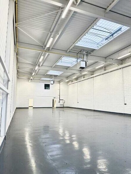 Light Industrial in Bonneuil-sur-Marne to rent - Interior Photo - Image 2 of 6