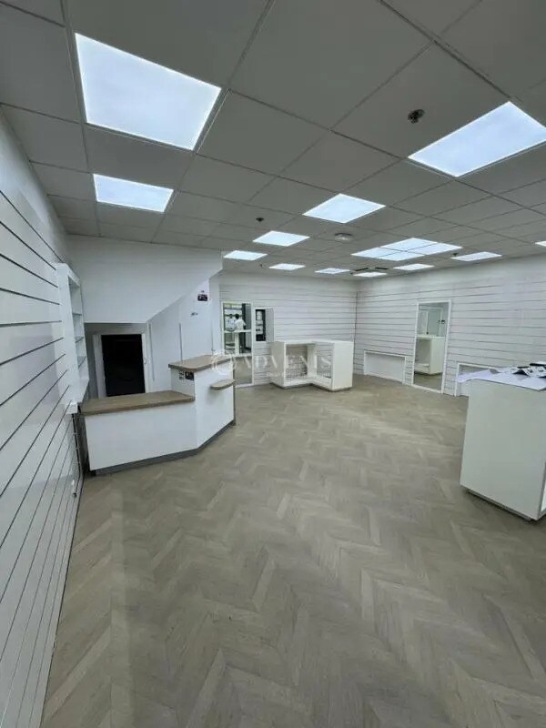 Location Commerce 87 m² - Photo 1