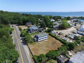 52 Newtown Rd, Hampton Bays, NY for sale Primary Photo- Image 1 of 1