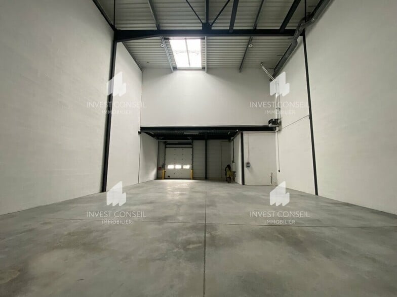 16 Rue Ampère, Pontoise to rent - Building Photo - Image 3 of 15