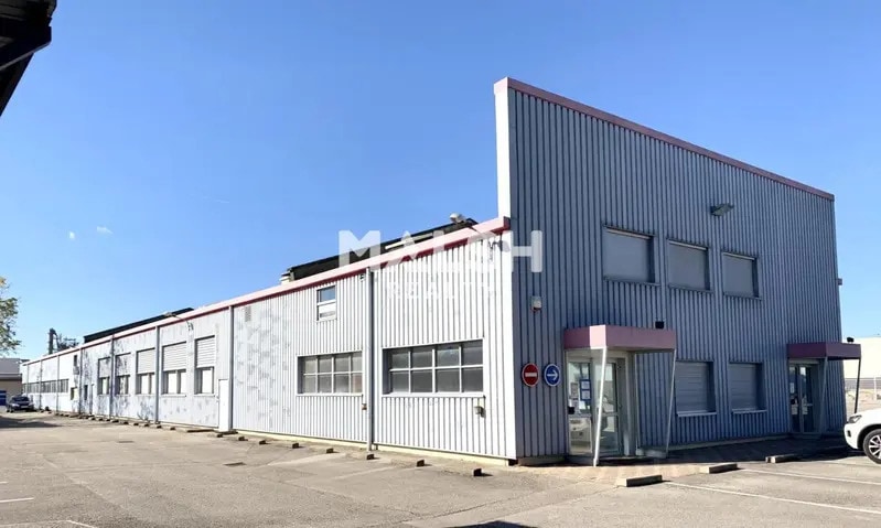 Office in Chassieu to rent - Building Photo - Image 1 of 8