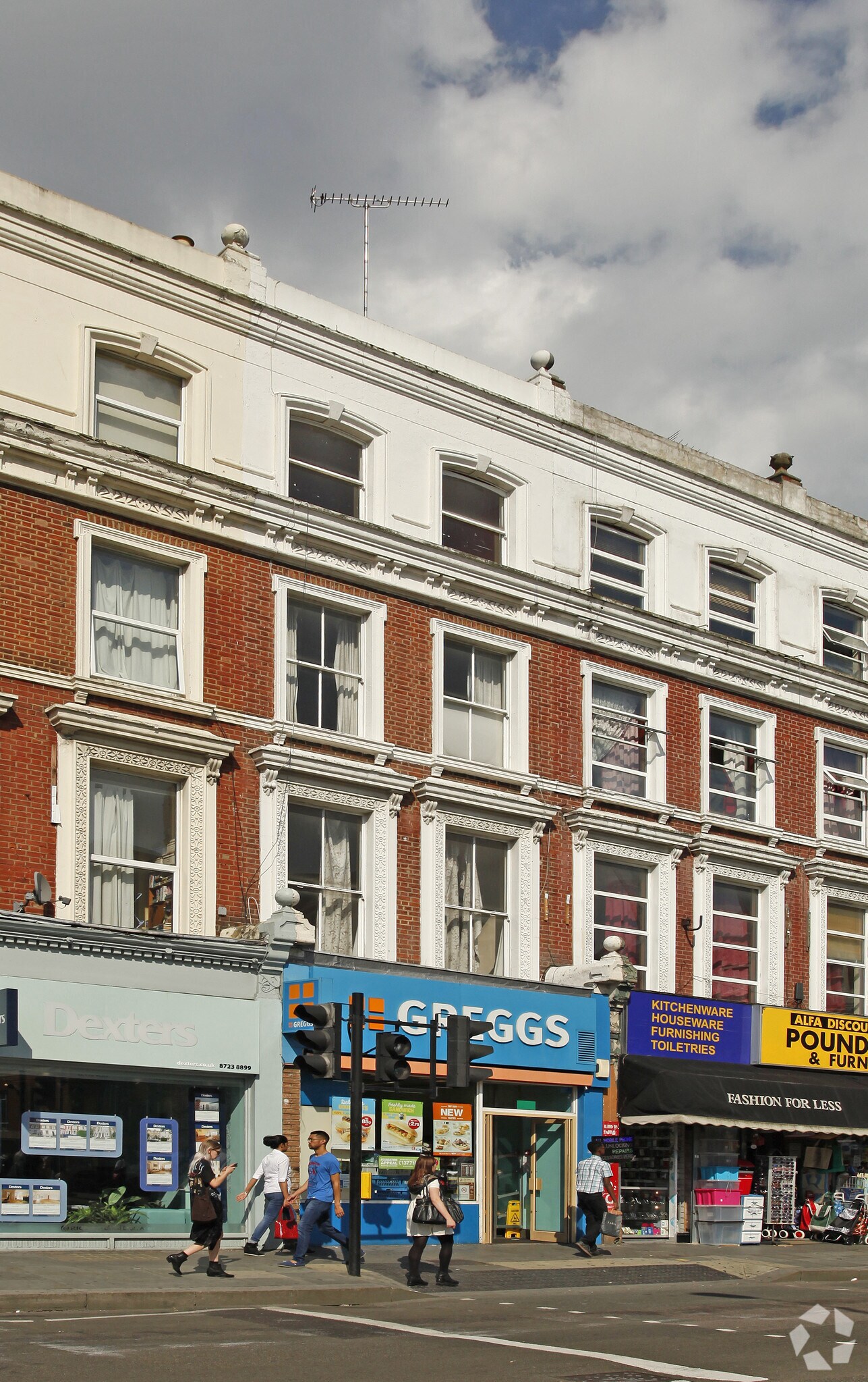 200 Uxbridge Rd, London for sale Primary Photo- Image 1 of 1