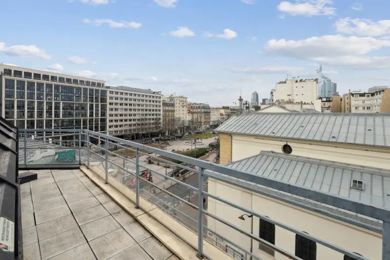 Office in Neuilly-sur-Seine to rent - Building Photo - Image 3 of 6
