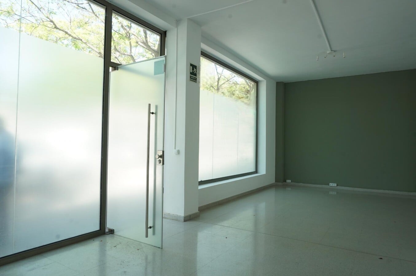 L'Hospitalet de Llobregat, BAR 08904 - Unit PT05 - - Interior Photo - Image 1 of 12