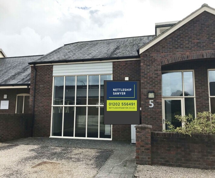 Dorchester Rd, Poole BH16 6FE UK