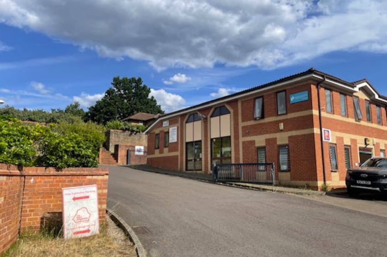 Horndean Rd, Bracknell to rent Interior Photo- Image 1 of 5