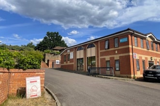 Horndean Rd, Bracknell to rent Interior Photo- Image 1 of 5