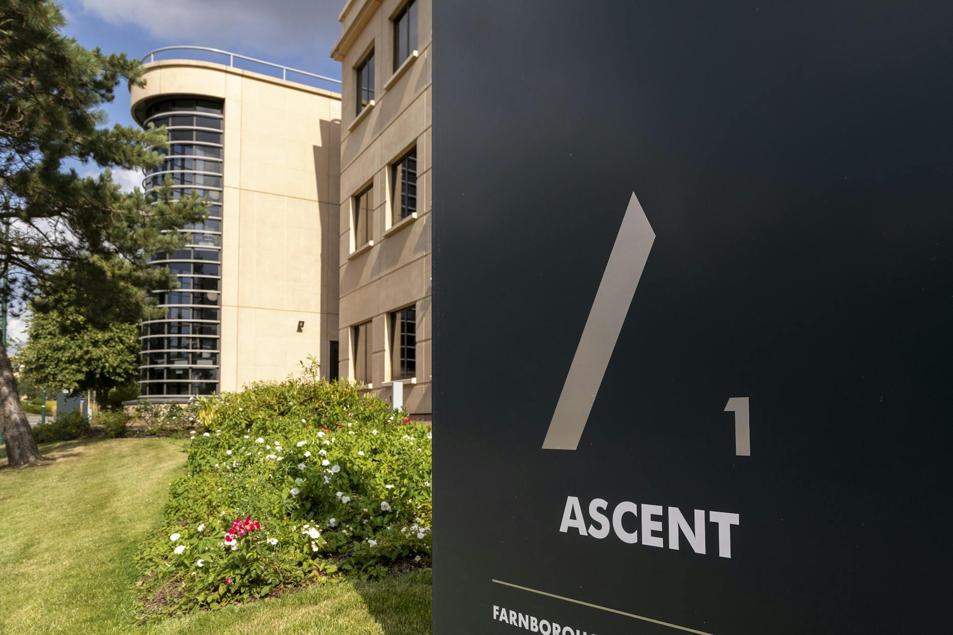 Aerospace Blvd, Farnborough for sale Building Photo- Image 1 of 1