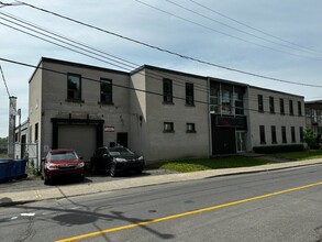 16 Prom Ronald, Montréal-Ouest, QC for rent Building Photo- Image 1 of 7