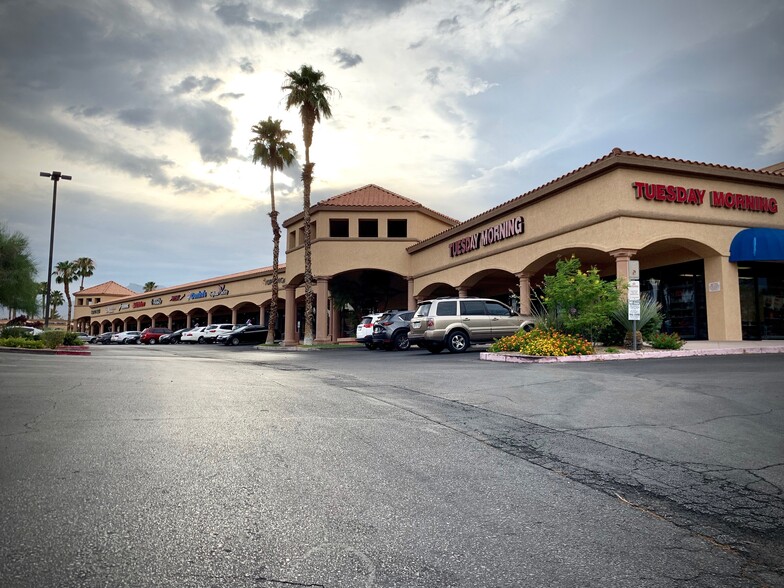 8500-8564 Del Webb Blvd, Las Vegas, NV for rent - Building Photo - Image 3 of 4