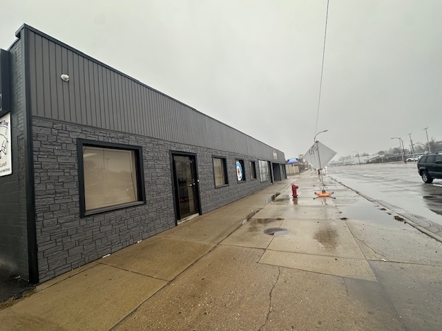 24526 Van Dyke Ave, Center Line, MI for rent Building Photo- Image 1 of 9