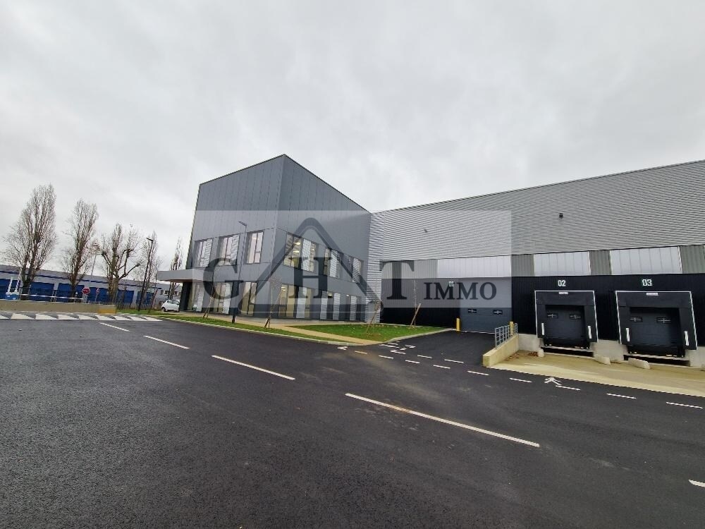 Industrial in La Courneuve to rent Building Photo- Image 1 of 8