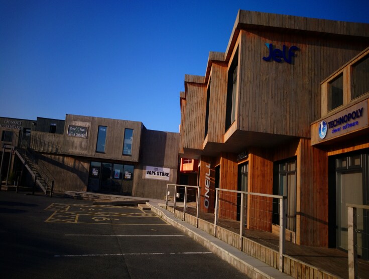 Prow Park, Newquay to rent Primary Photo- Image 1 of 4