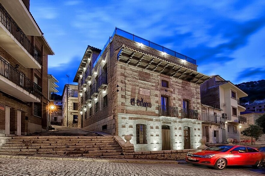 Hospitality in El Hoyo de Pinares, Ávila for sale - Interior Photo - Image 2 of 30