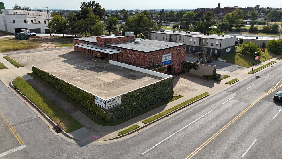 900 NW 10th St, Oklahoma City, OK for rent - Building Photo - Image 1 of 8