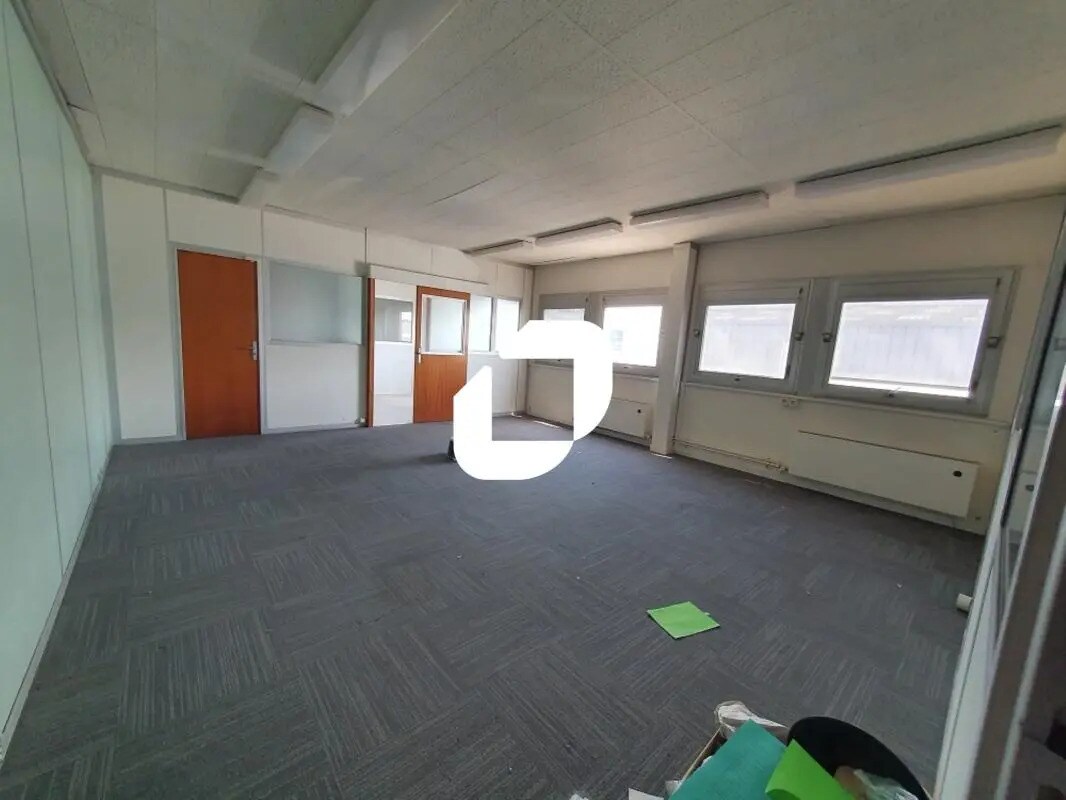 Light Industrial in Chennevières-sur-Marne to rent Interior Photo- Image 1 of 5