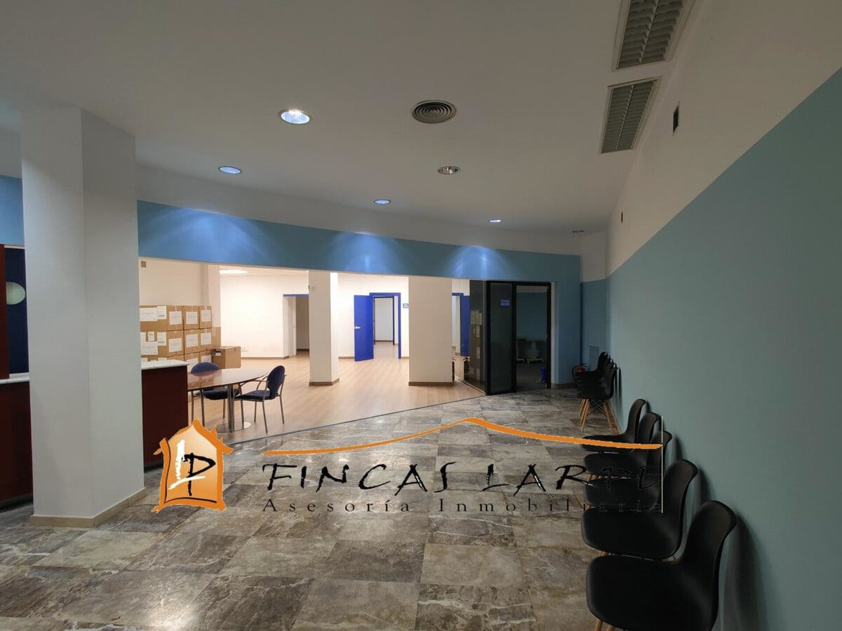 Martorell, BAR 08760 - Unit 1 - - Interior Photo - Image 2 of 15