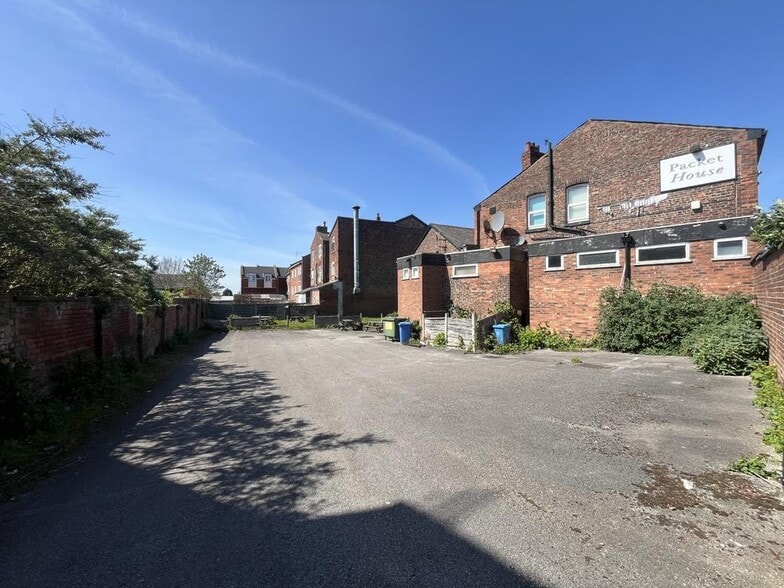 321 Liverpool Rd, Manchester to rent - Building Photo - Image 2 of 5