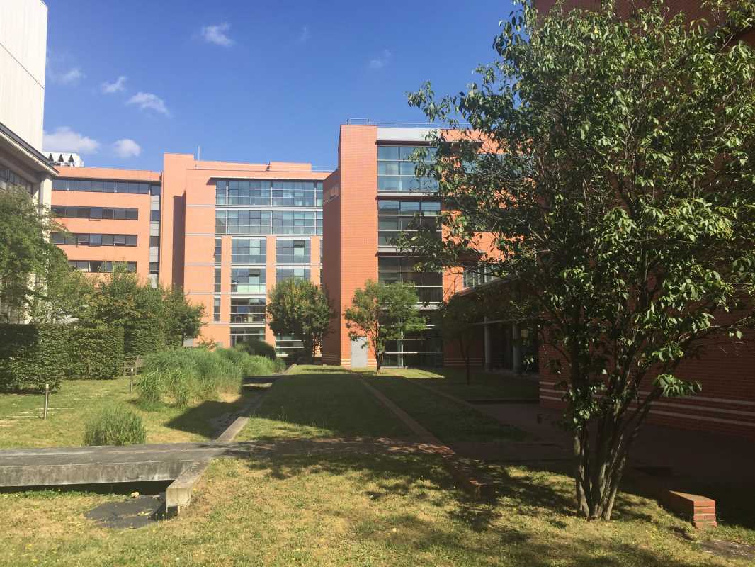 Office in Ivry-sur-Seine to rent Building Photo- Image 1 of 14