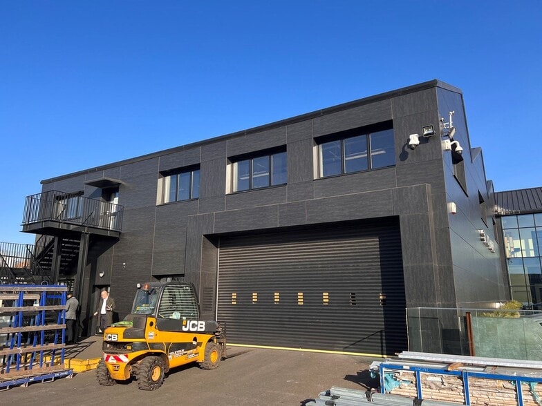 2-3 Kangley Bridge Rd, London to rent - Building Photo - Image 3 of 3