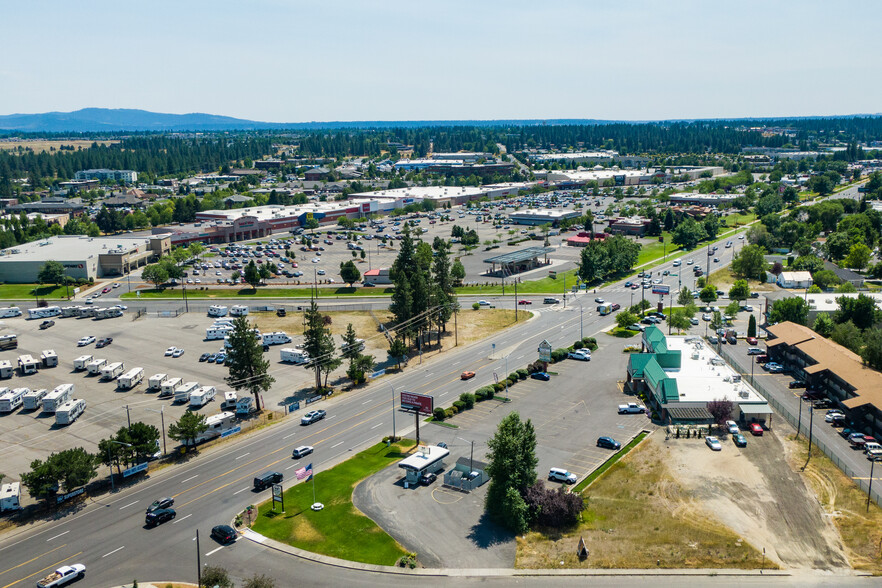 10413 Newport Highway, Spokane, WA for rent - Building Photo - Image 2 of 3