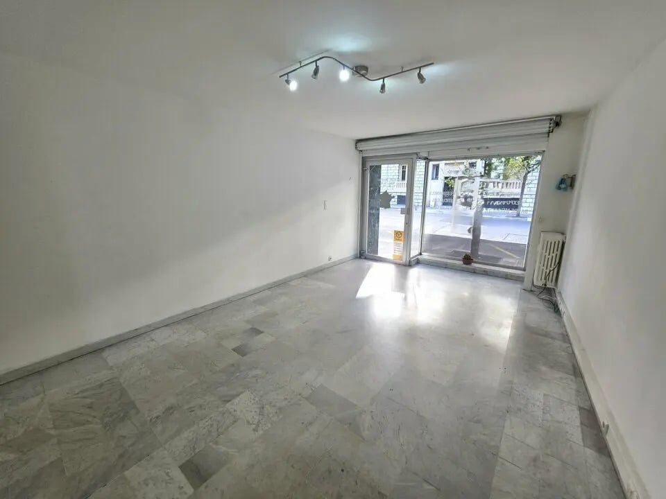 Location Bureaux 71 m² - Photo 1