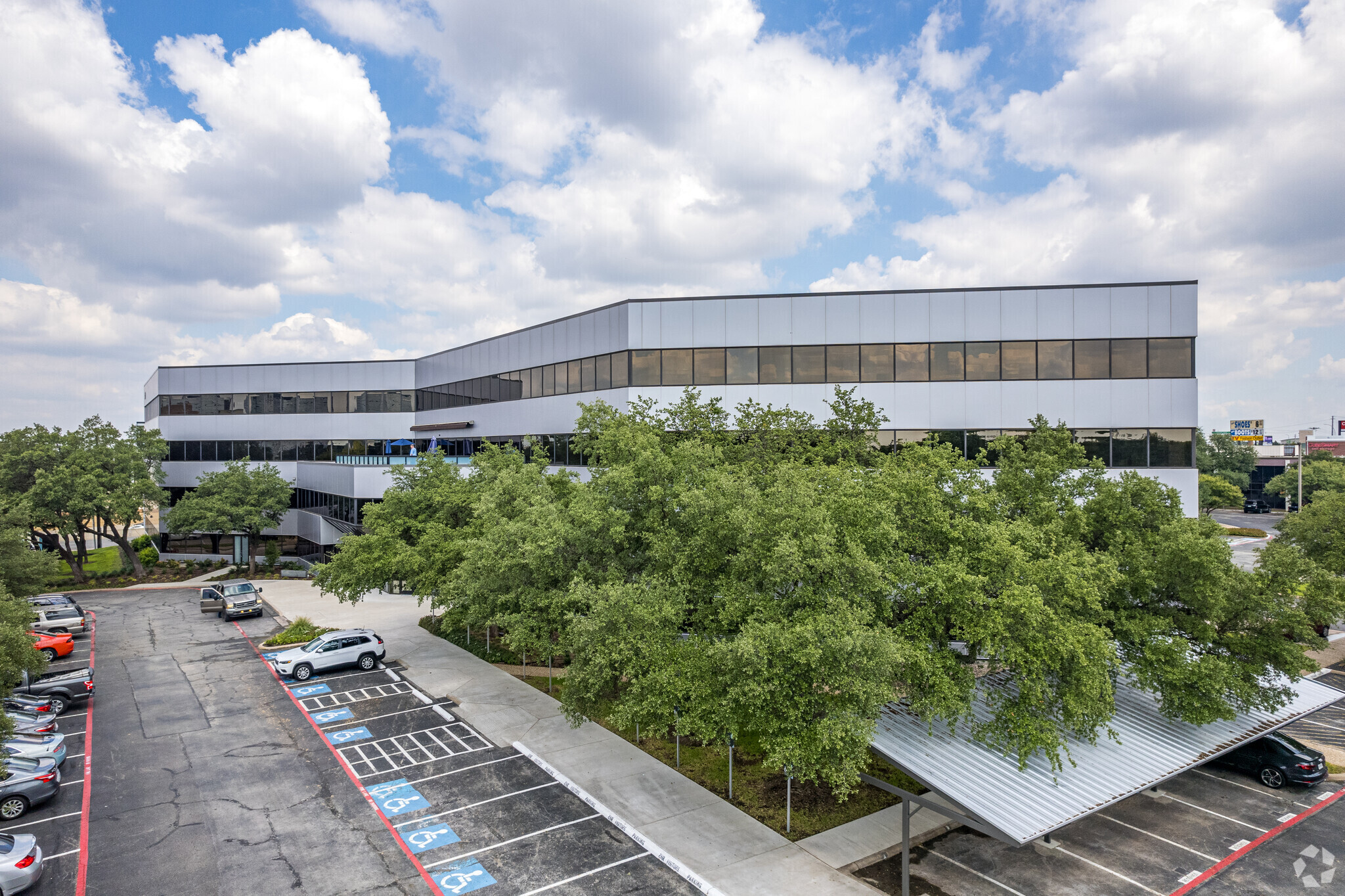 5728 Lyndon B Johnson Fwy, Dallas, TX for rent Building Photo- Image 1 of 34