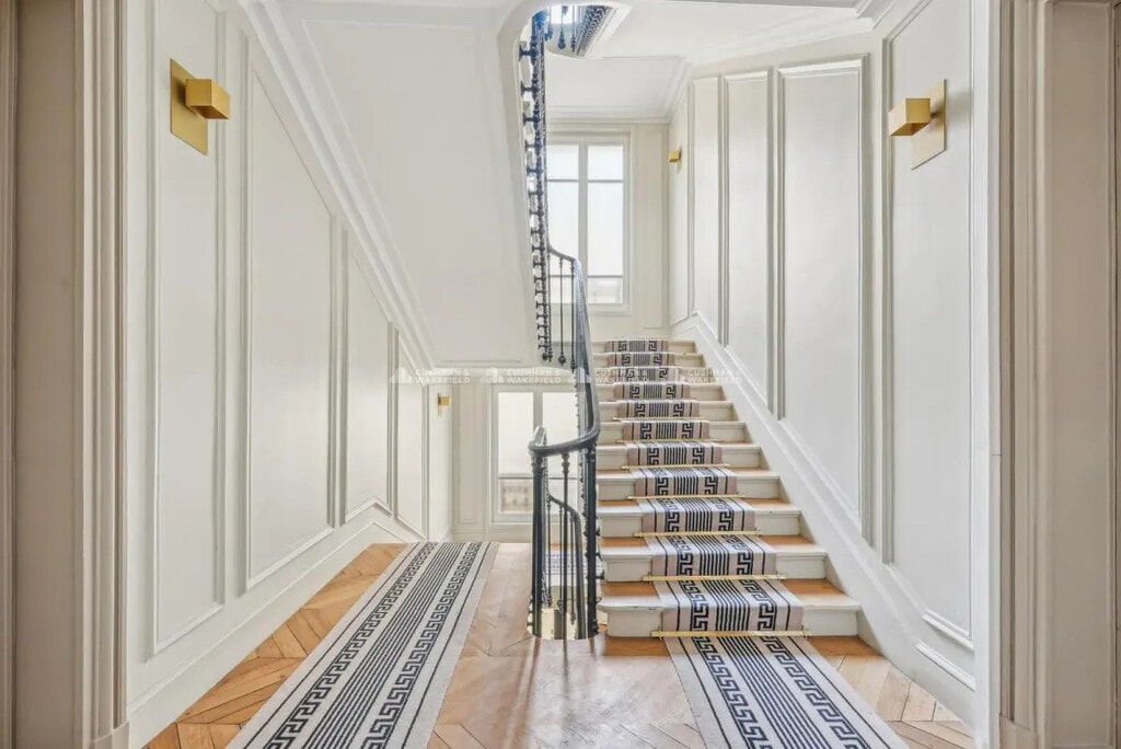 Location Bureaux 170 m² - Photo 1