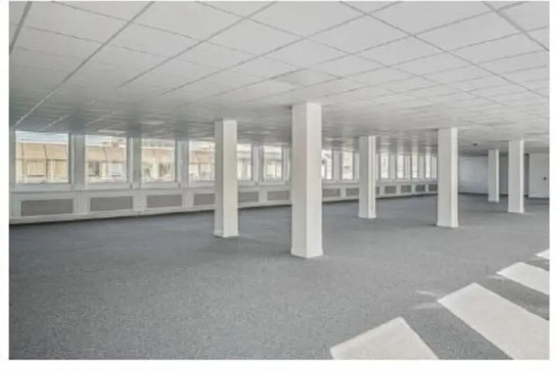 6 Rue Barbès, Levallois-Perret to rent - Interior Photo - Image 2 of 17