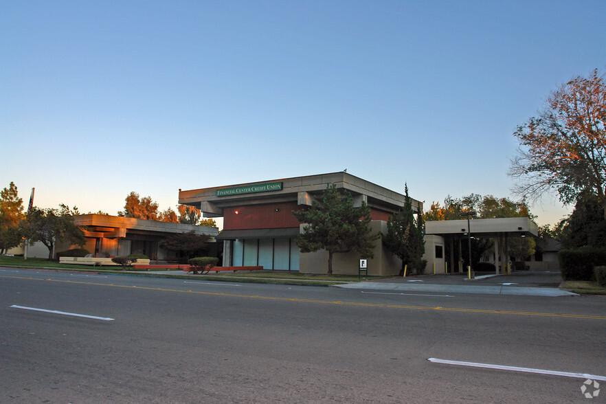 435 W Benjamin Holt Dr, Stockton, CA for sale - Building Photo - Image 2 of 9