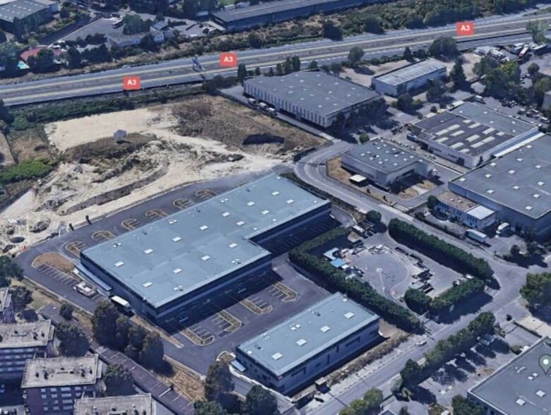 Light Industrial in Aulnay-sous-Bois to rent - Aerial - Image 3 of 14