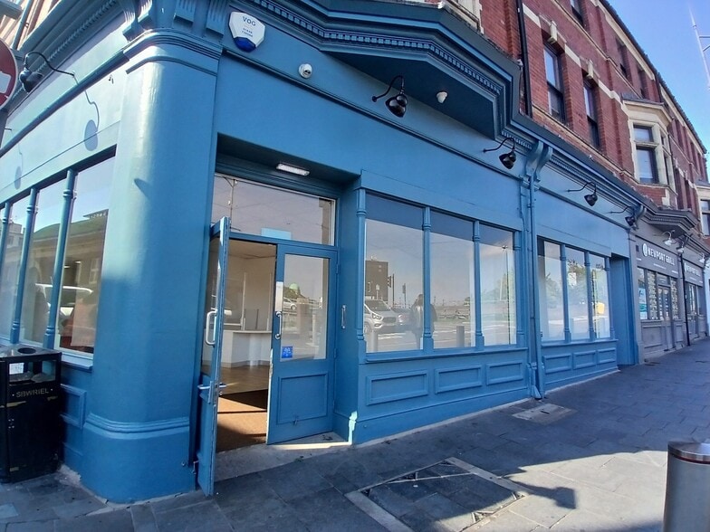 195 Upper Dock St, Newport to rent - Building Photo - Image 2 of 2