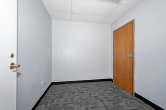 10001 W Roosevelt Rd, Westchester, IL for rent Interior Photo- Image 1 of 3