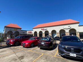 1615 E Broadway St, Pearland, TX for rent Building Photo- Image 1 of 5