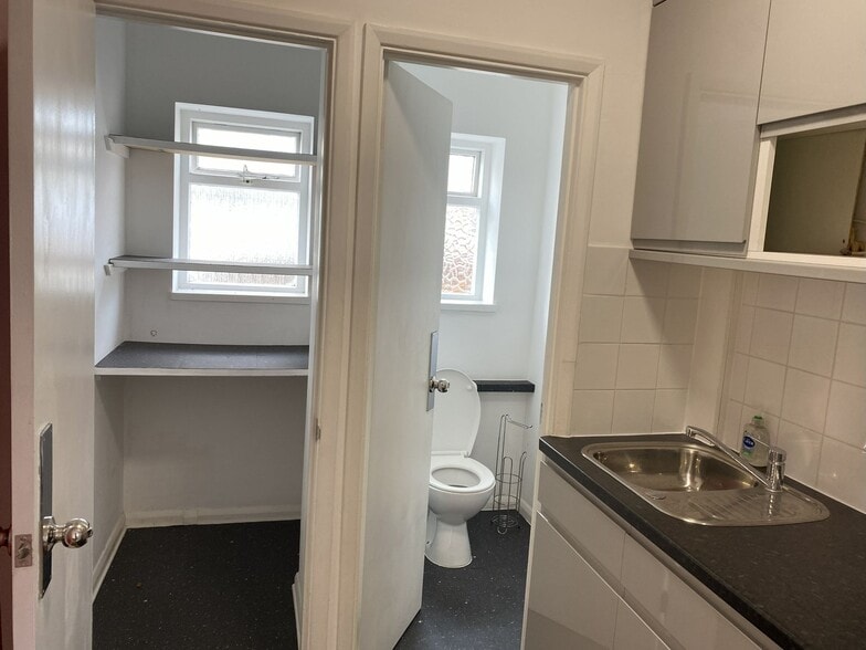 Tideway House, 1 Tideway House, Park Ln, Richmond to rent - Interior Photo - Image 3 of 5