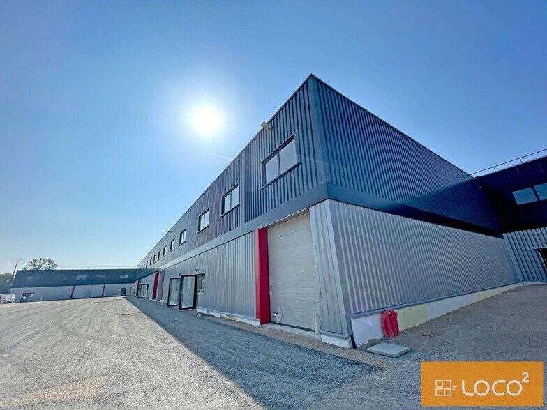 Light Industrial in Bruguières to rent - Building Photo - Image 2 of 5